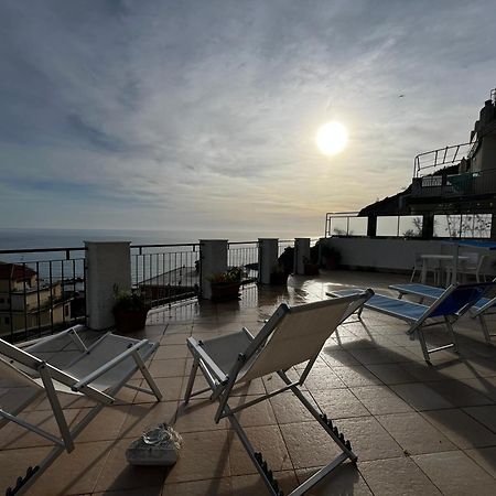 Sunflower Terrazza Panoramica เลวานโต ภายนอก รูปภาพ